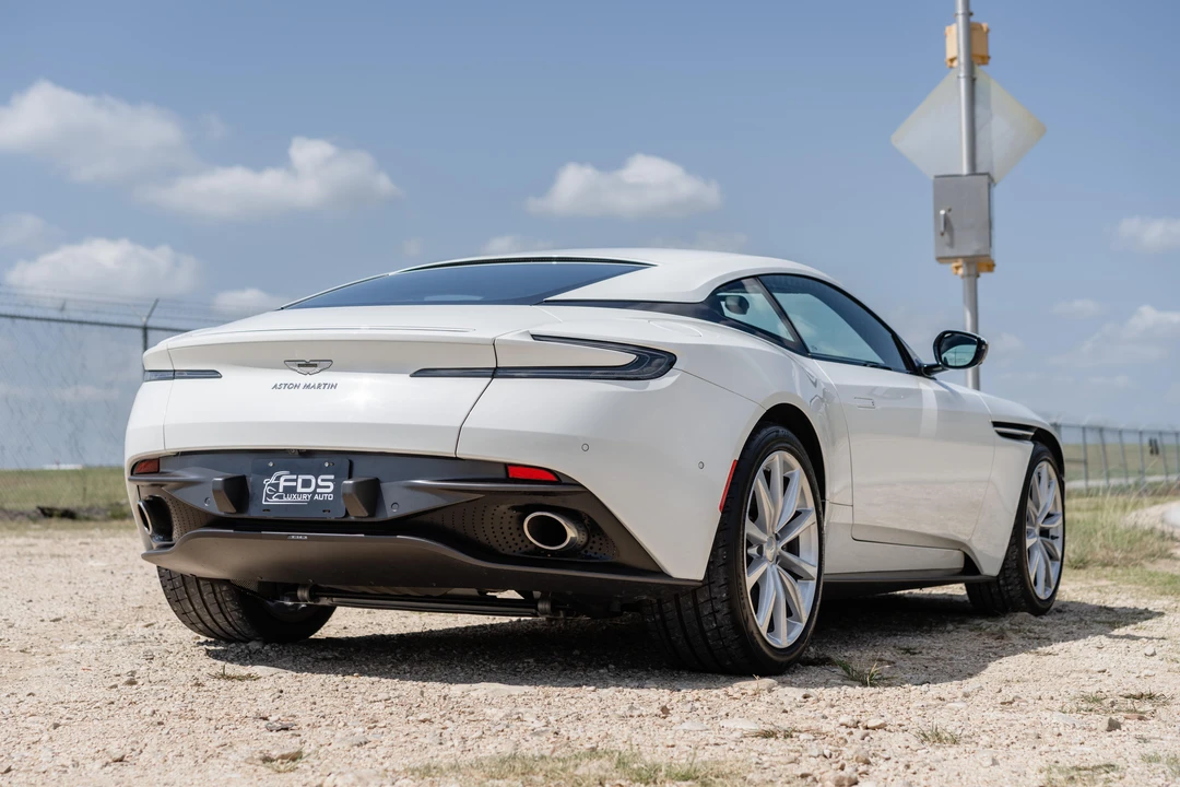 2018 Aston Martin DB11 - Image 15 of 31