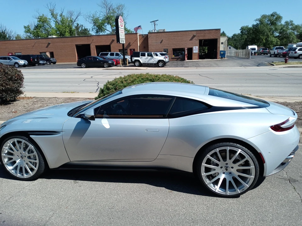2018 Aston Martin DB11 - Image 10 of 31