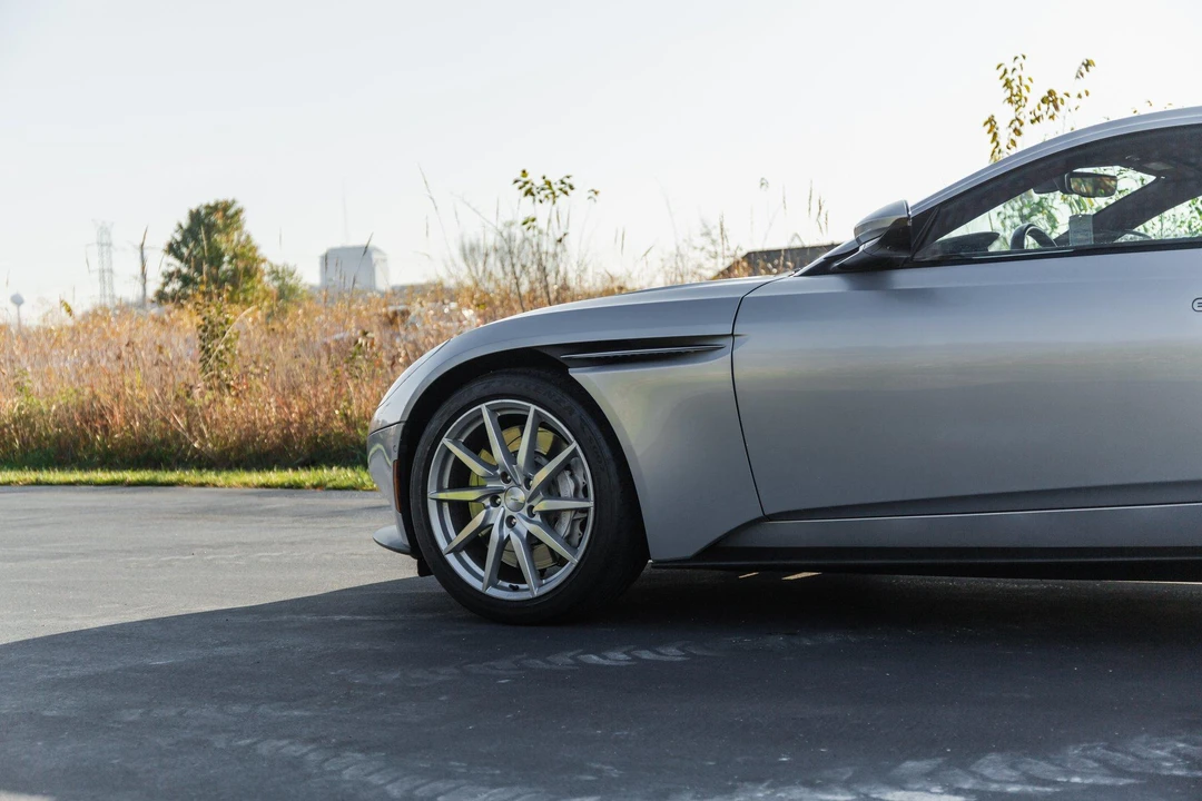 2018 Aston Martin DB11 - Image 21 of 31