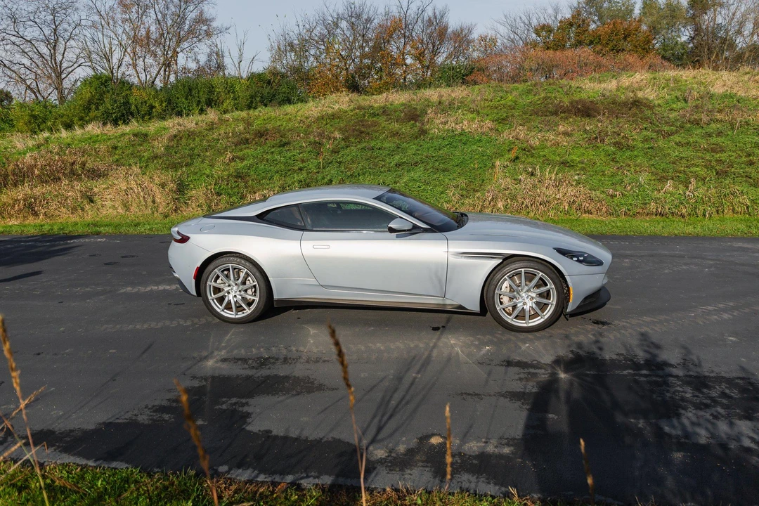 2018 Aston Martin DB11 - Image 14 of 31