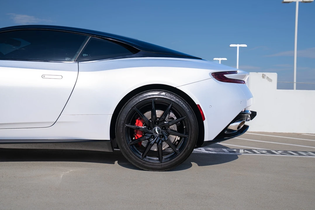 2018 Aston Martin DB11 - Image 9 of 21