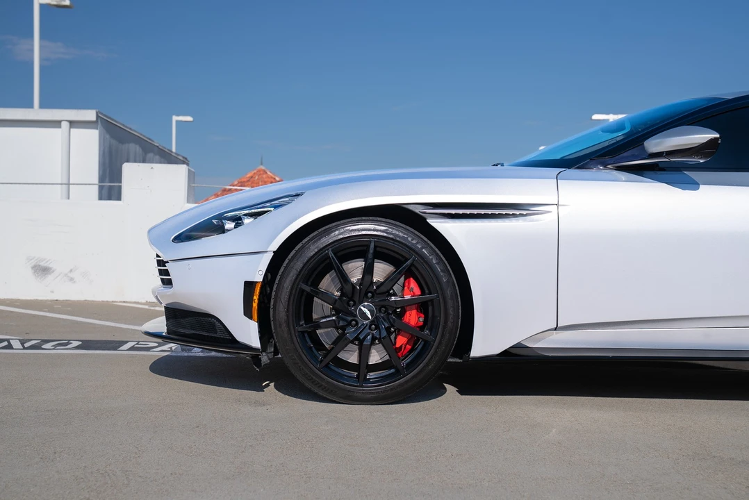 2018 Aston Martin DB11 - Image 8 of 21