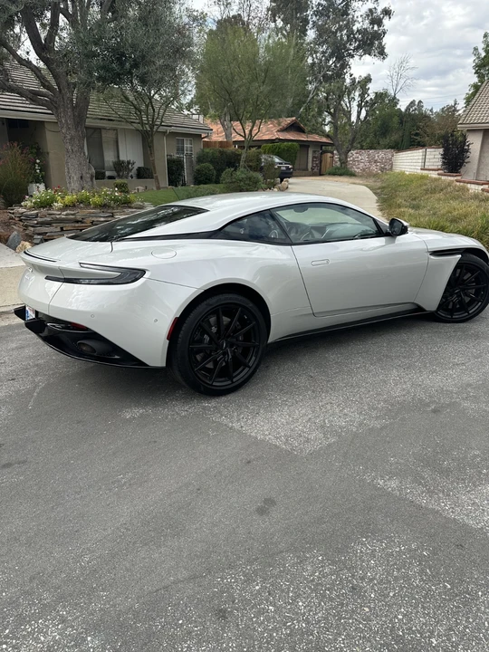 2018 Aston Martin DB11 - Image 10 of 14