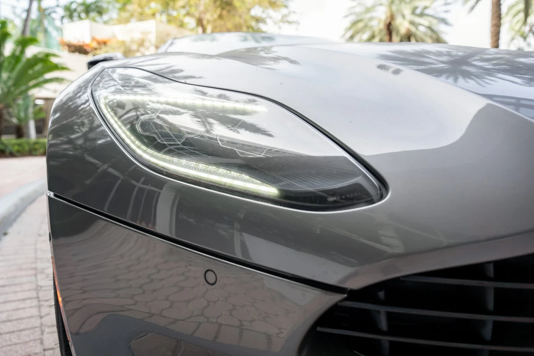 2018 Aston Martin DB11 - Image 17 of 31