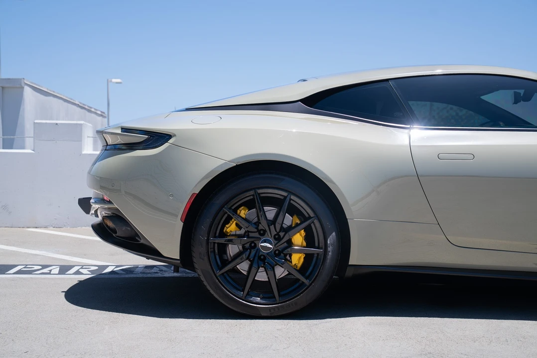 2018 Aston Martin DB11 - Image 5 of 21