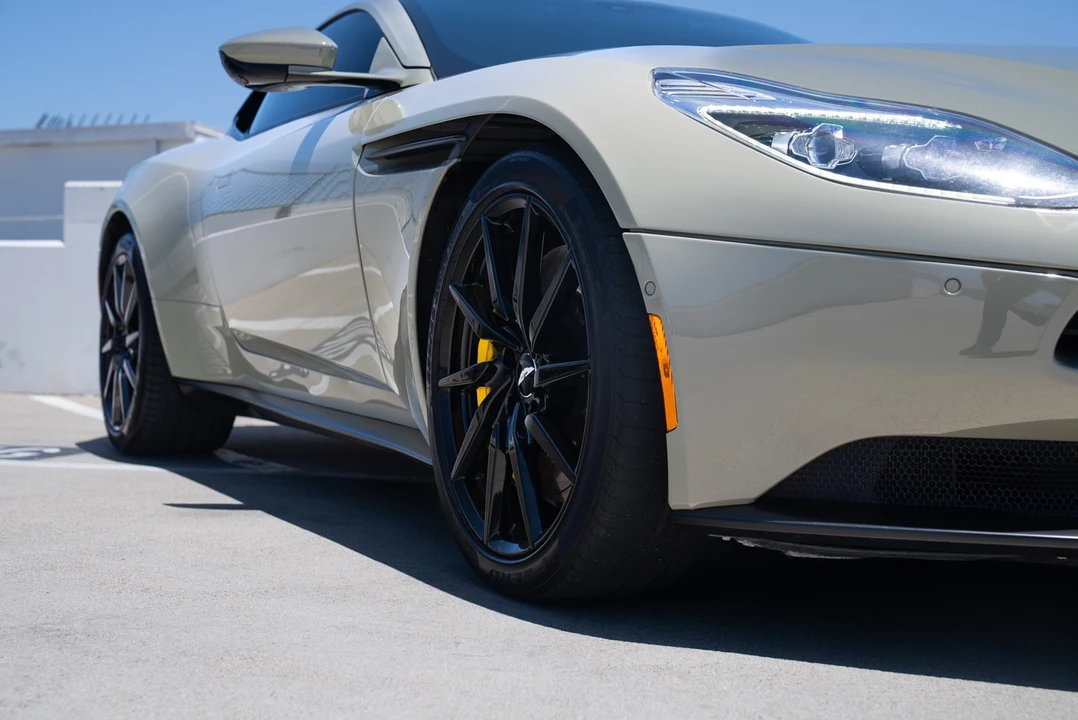 2018 Aston Martin DB11 - Image 11 of 21