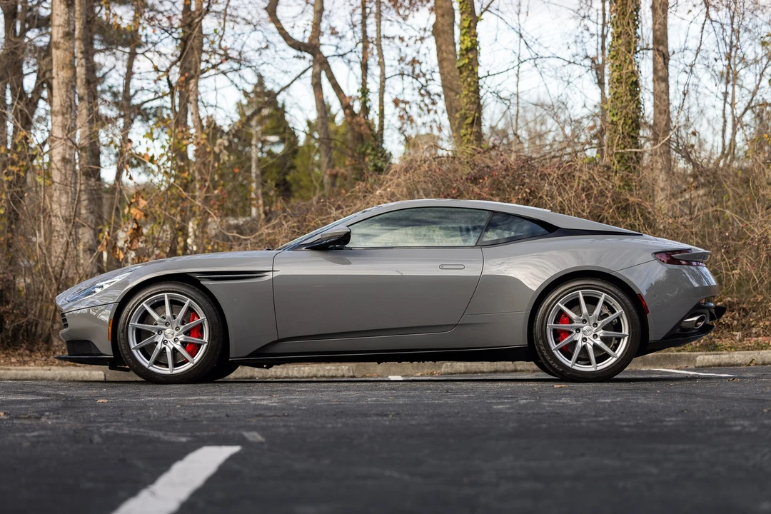2018 Aston Martin DB11 - Image 10 of 31