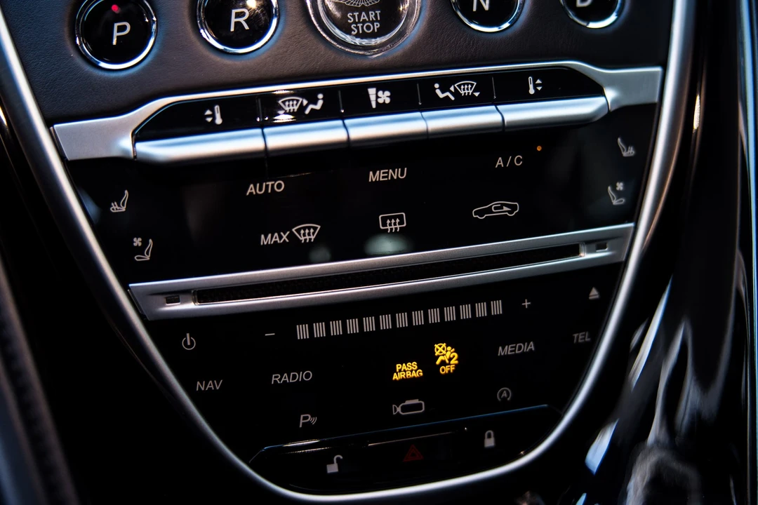 2018 Aston Martin DB11 - Image 25 of 31