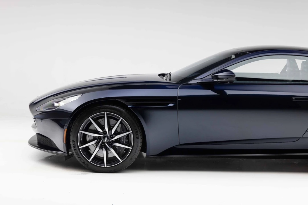 2018 Aston Martin DB11 V12 - Image 17 of 31