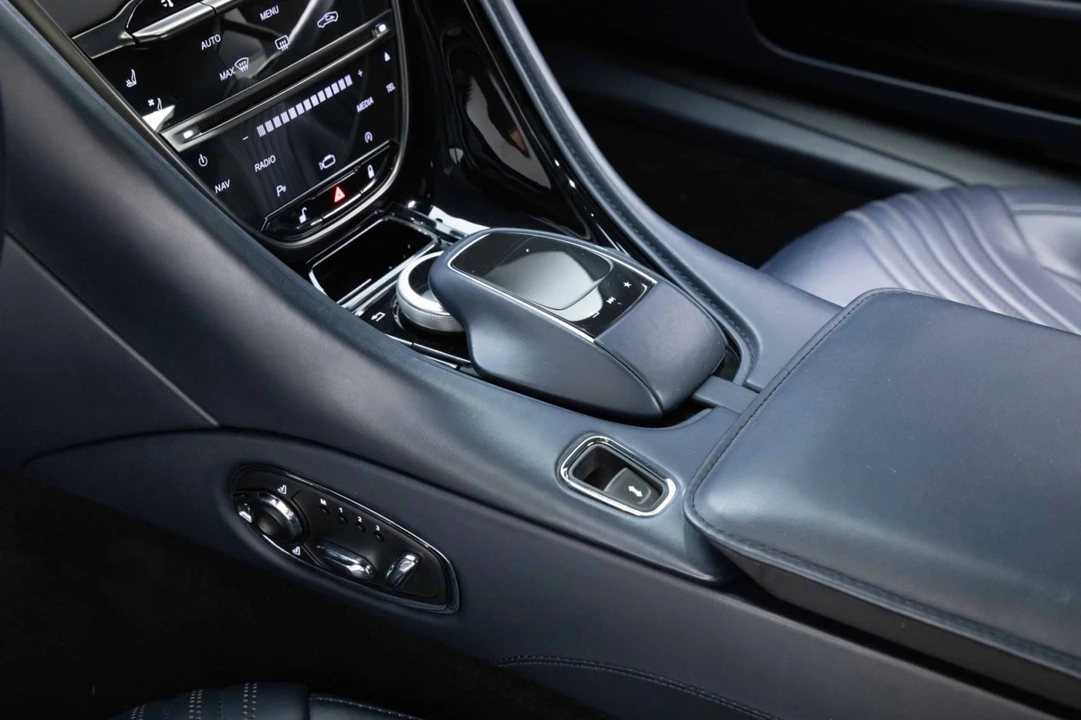 2018 Aston Martin DB11 V12 - Image 28 of 31