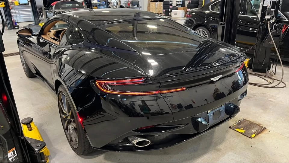2018 Aston Martin DB11 V12 - Image 8 of 18