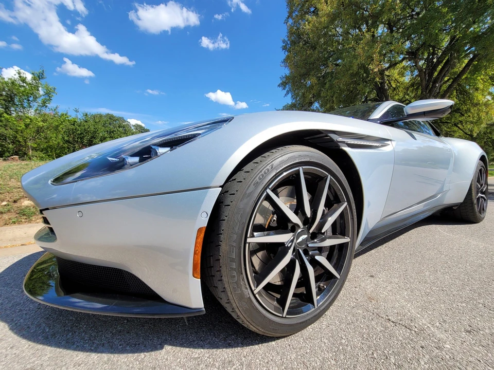 2018 Aston Martin DB11 V12 - Image 24 of 31