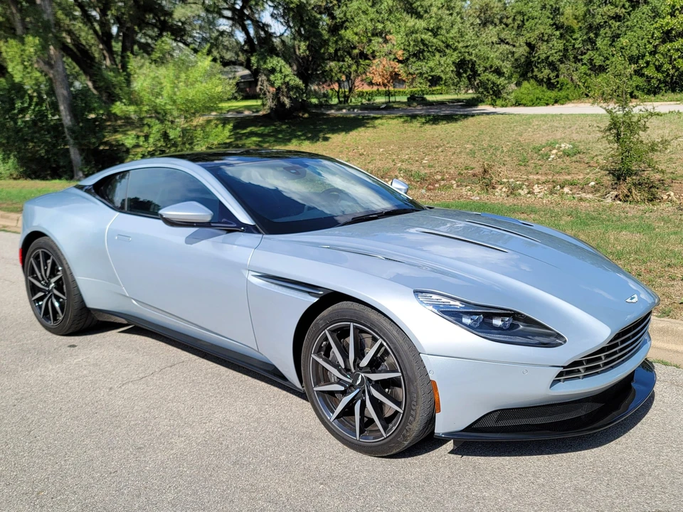 2018 Aston Martin DB11 V12 - Image 8 of 31
