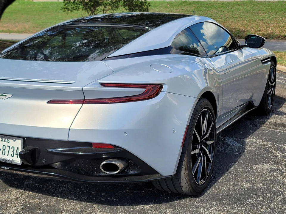 2018 Aston Martin DB11 V12 - Image 17 of 31