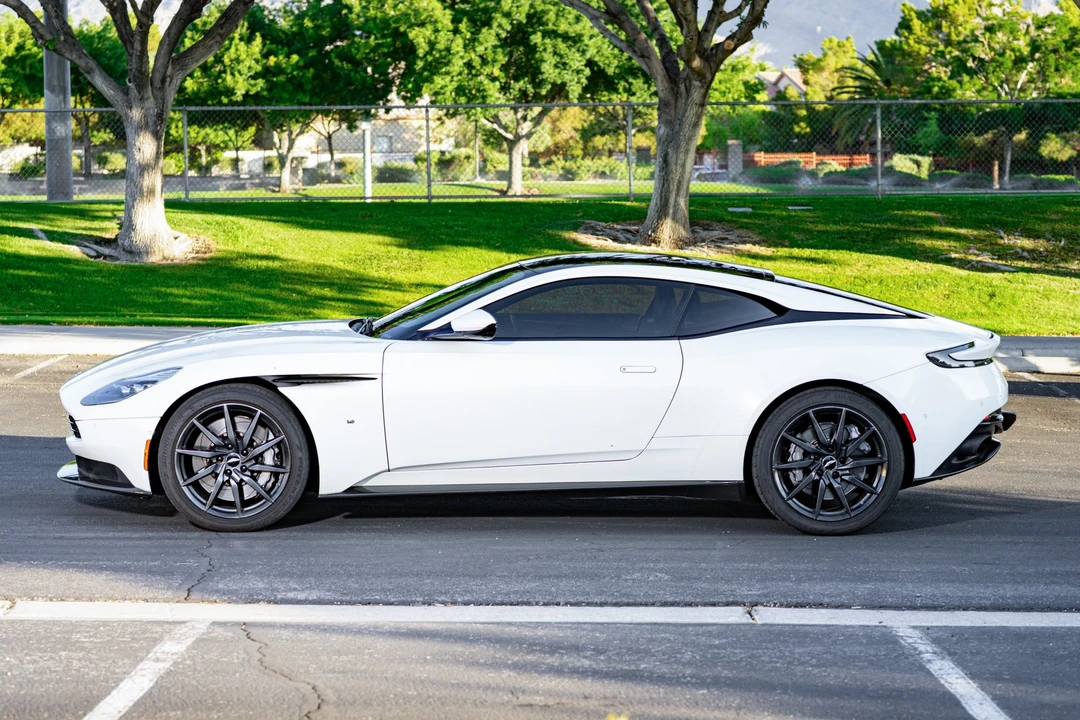 2018 Aston Martin DB11 V12 - Image 10 of 31