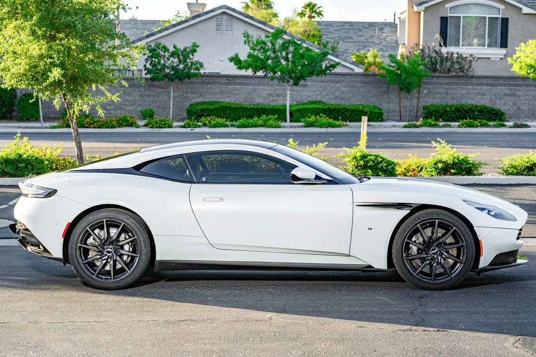 2018 Aston Martin DB11 V12 - Image 5 of 31