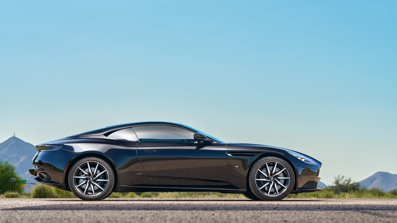 2018 Aston Martin DB11 V12 - Image 20 of 31