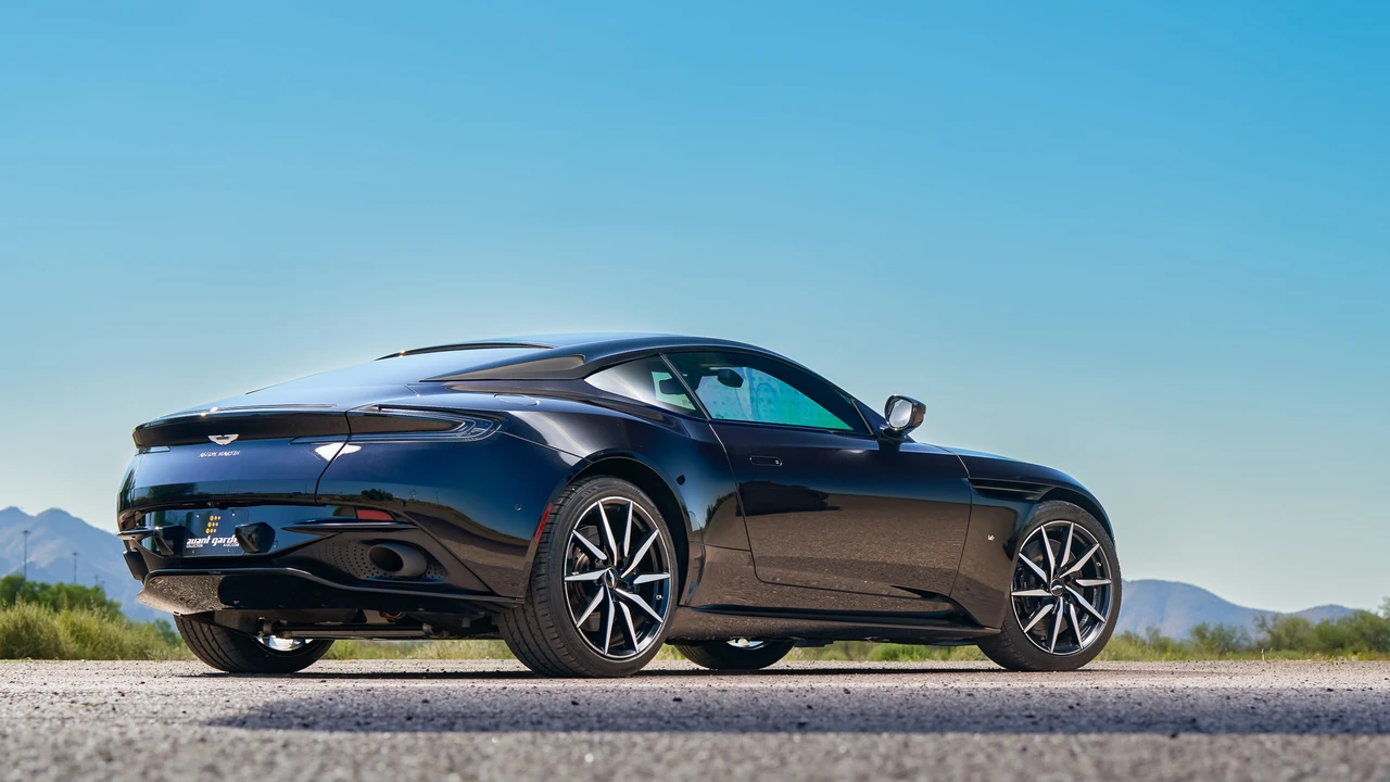 2018 Aston Martin DB11 V12 - Image 22 of 31