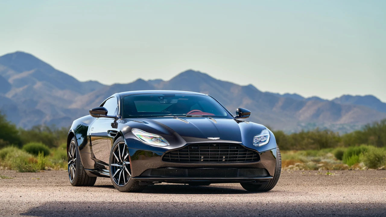 2018 Aston Martin DB11 V12 - Image 25 of 31