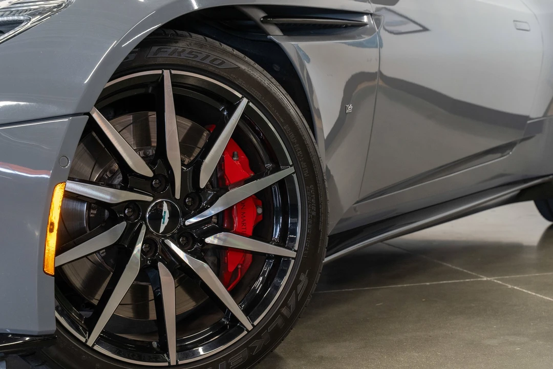 2018 Aston Martin DB11 V12 - Image 27 of 31