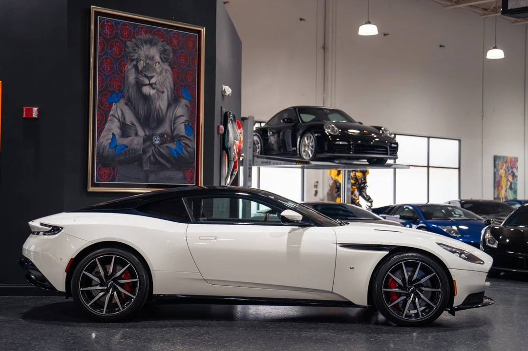 2018 Aston Martin DB11 V12 - Image 5 of 31