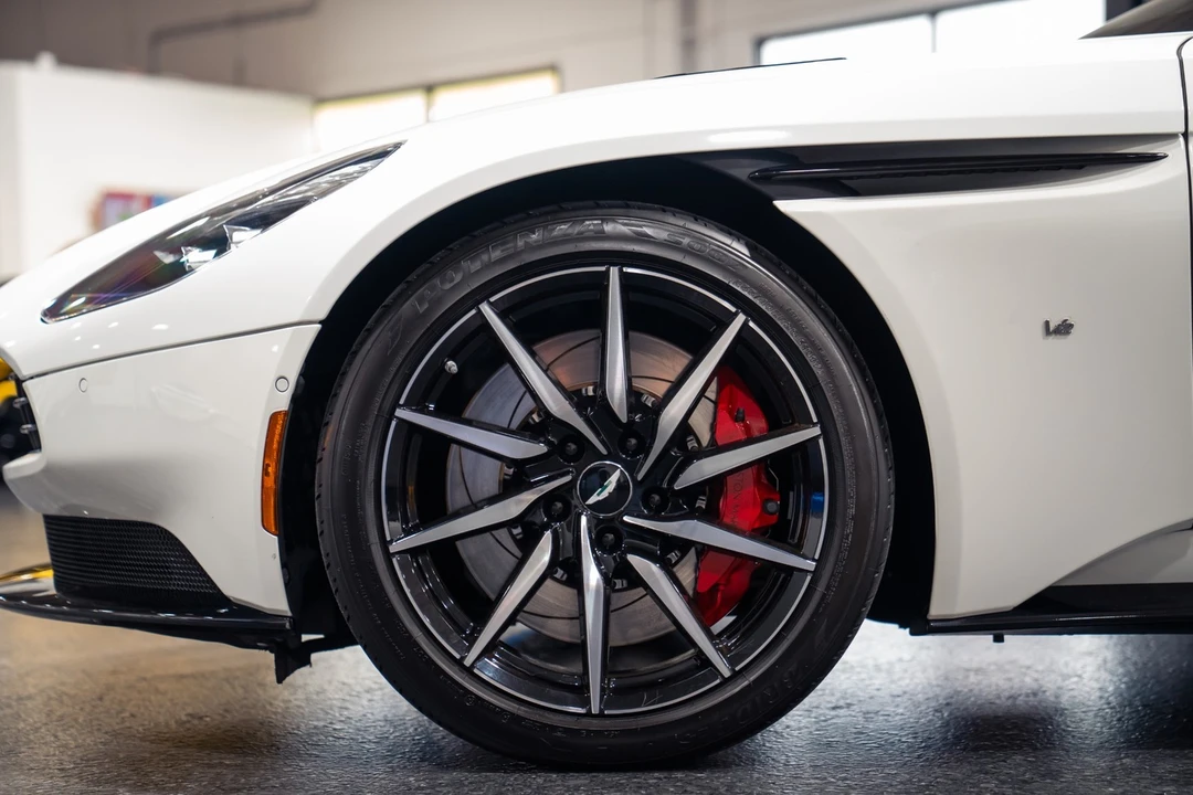 2018 Aston Martin DB11 V12 - Image 13 of 31