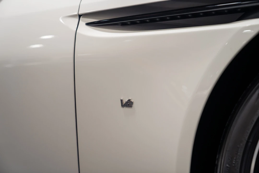 2018 Aston Martin DB11 V12 - Image 15 of 31