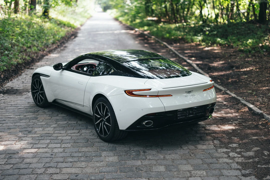 2018 Aston Martin DB11 V8 - Image 16 of 21