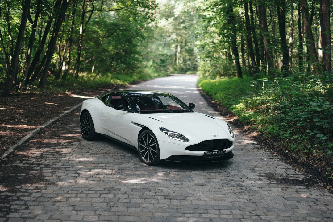 2018 Aston Martin DB11 V8 - Image 17 of 21