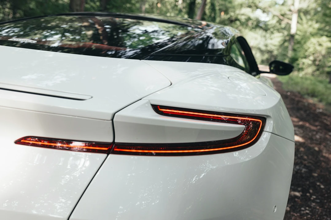 2018 Aston Martin DB11 V8 - Image 19 of 21