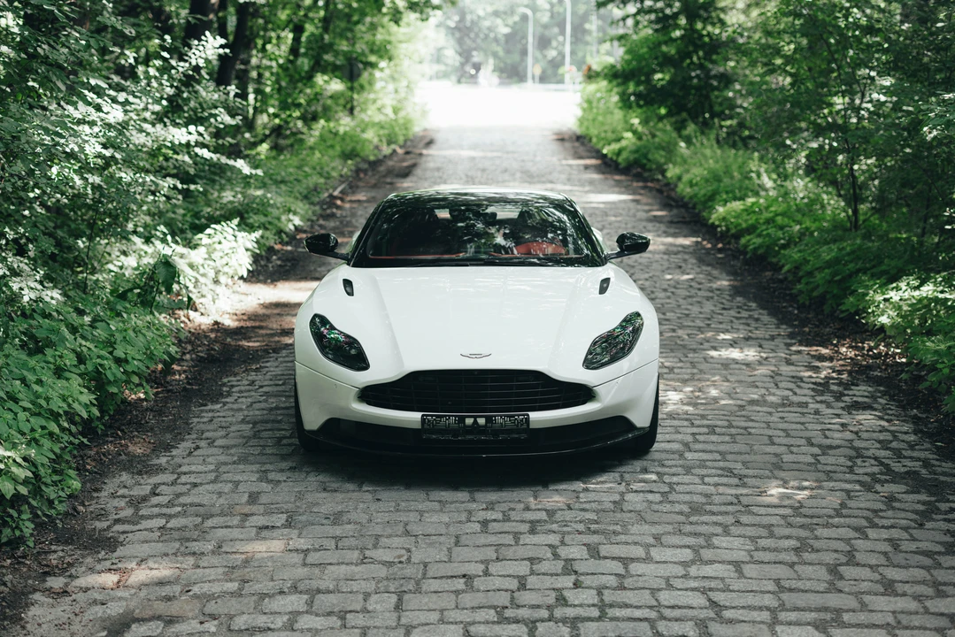 2018 Aston Martin DB11 V8 - Image 9 of 21