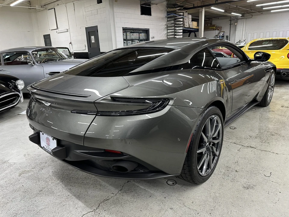 2018 Aston Martin DB11 V8 - Image 25 of 31