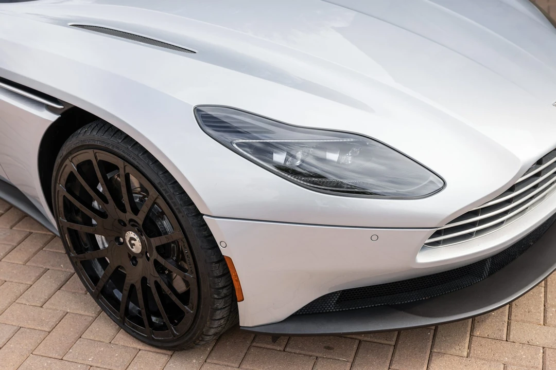 2018 Aston Martin DB11 V8 - Image 17 of 31