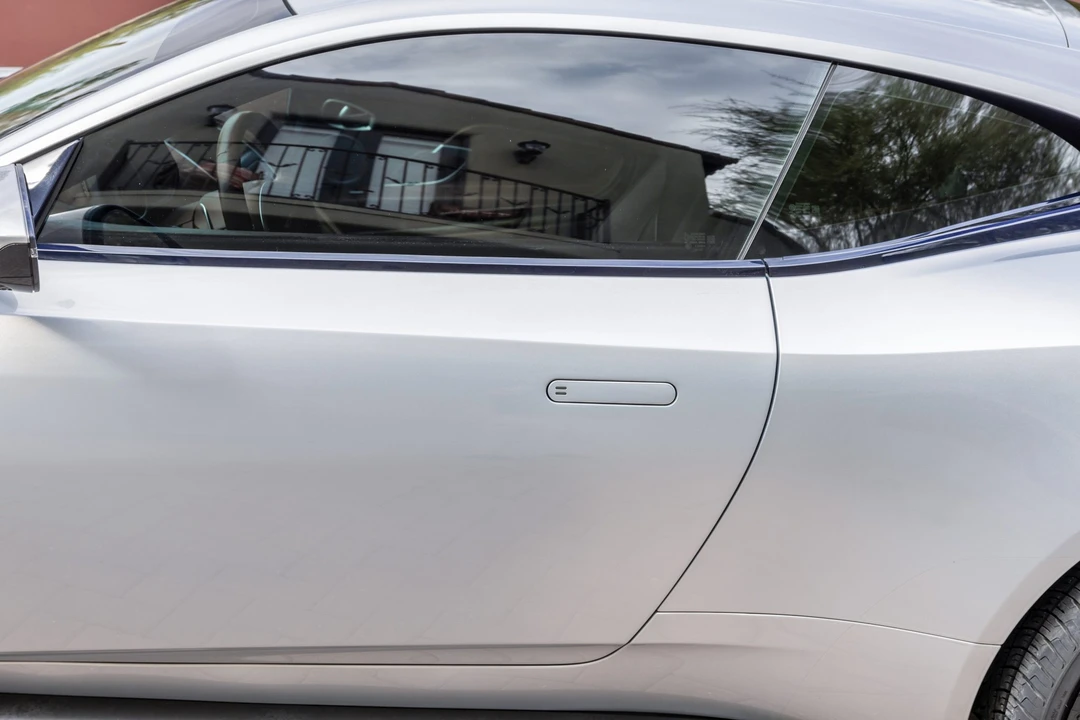 2018 Aston Martin DB11 V8 - Image 25 of 31