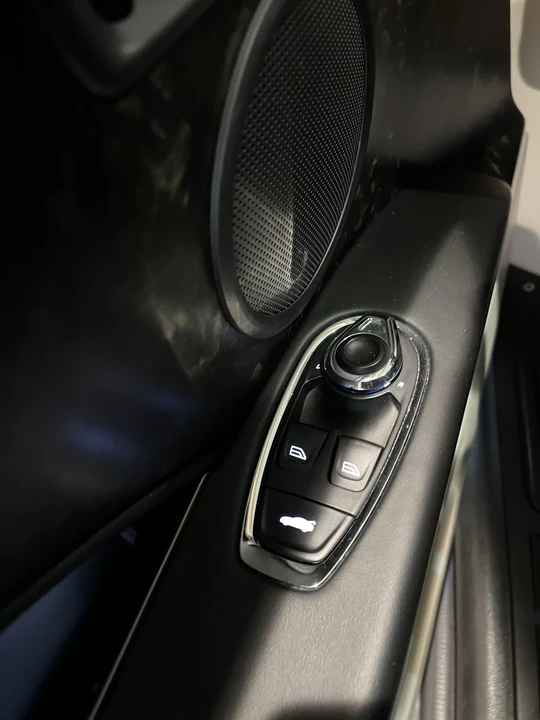 2018 Aston Martin DB11 V8 - Image 26 of 31