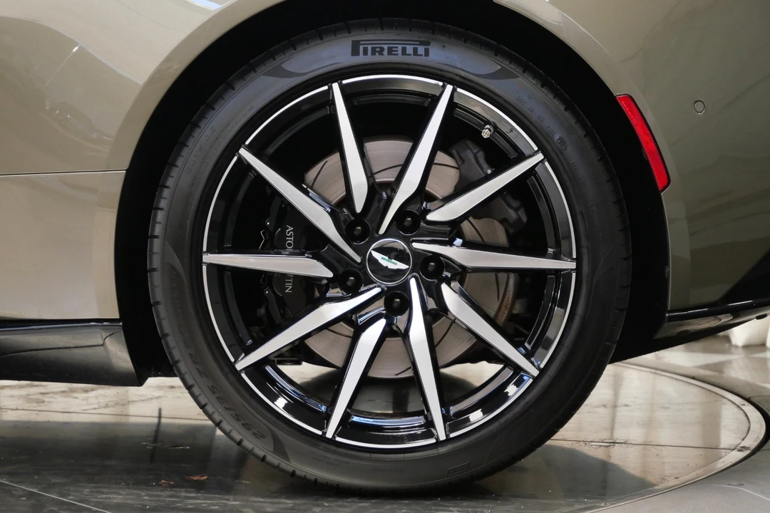 2018 Aston Martin DB11 V8 - Image 10 of 12