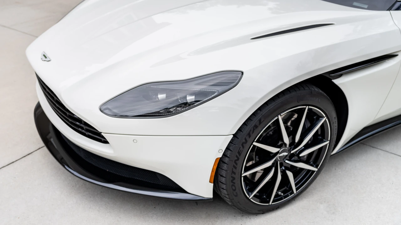 2018 Aston Martin DB11 V8 - Image 16 of 31