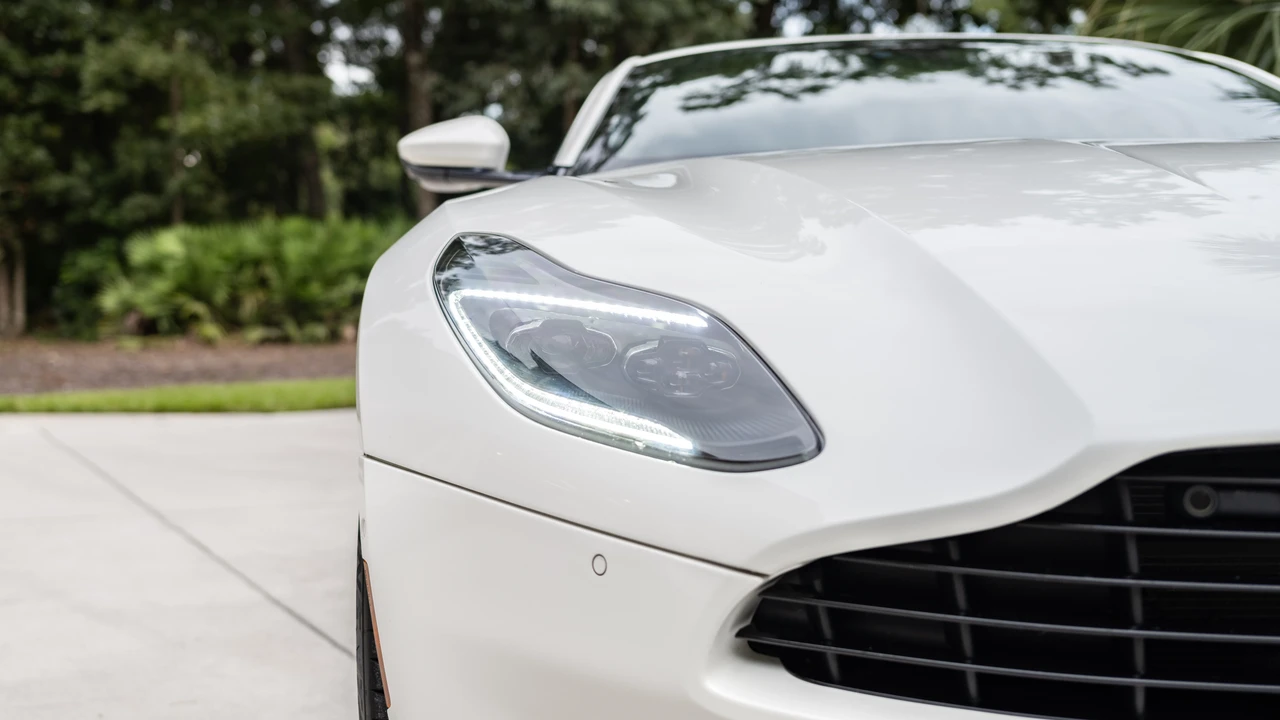 2018 Aston Martin DB11 V8 - Image 25 of 31