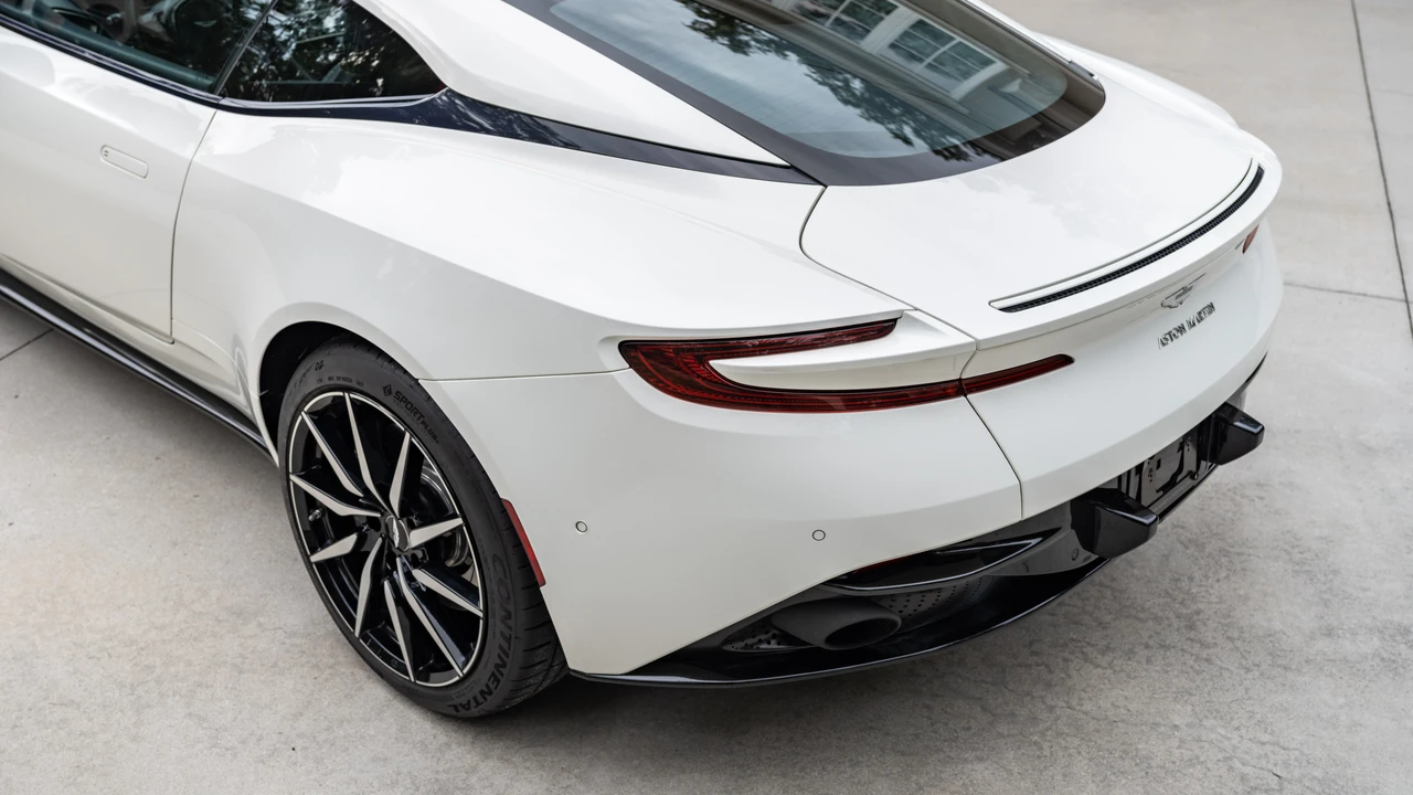 2018 Aston Martin DB11 V8 - Image 12 of 31