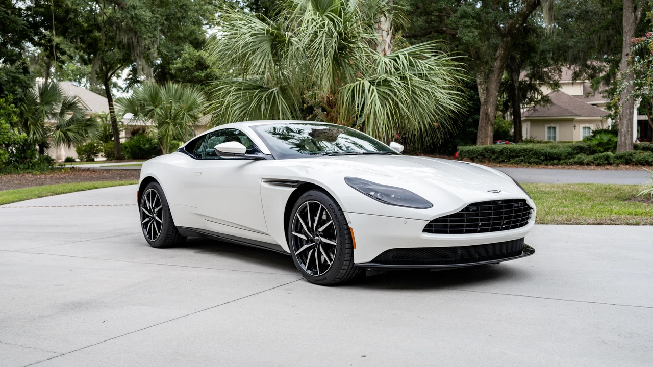 2018 Aston Martin DB11 V8 - Image 4 of 31