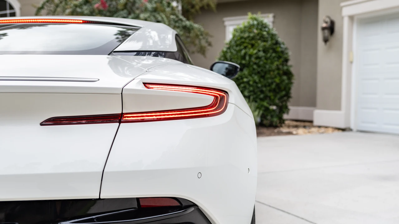 2018 Aston Martin DB11 V8 - Image 28 of 31