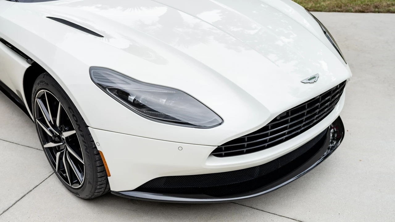 2018 Aston Martin DB11 V8 - Image 10 of 31