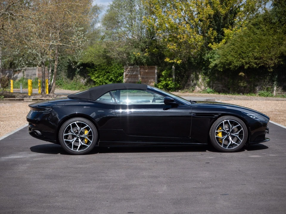2018 Aston Martin DB11 Volante - Image 24 of 30