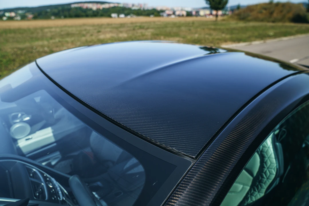 2018 Aston Martin DBS Superleggera - Image 15 of 31