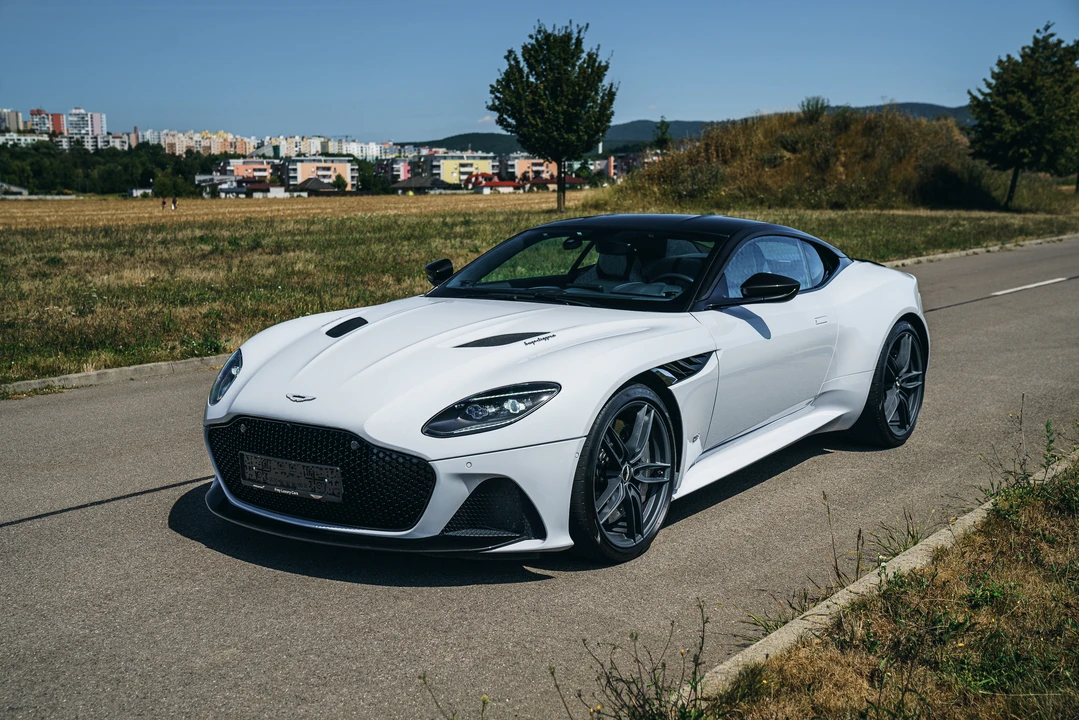 2018 Aston Martin DBS Superleggera - Image 8 of 31