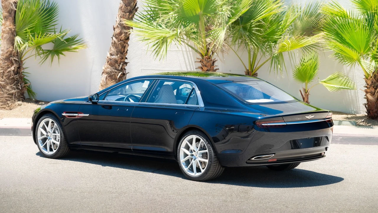 2018 Aston Martin Lagonda - Image 3 of 31