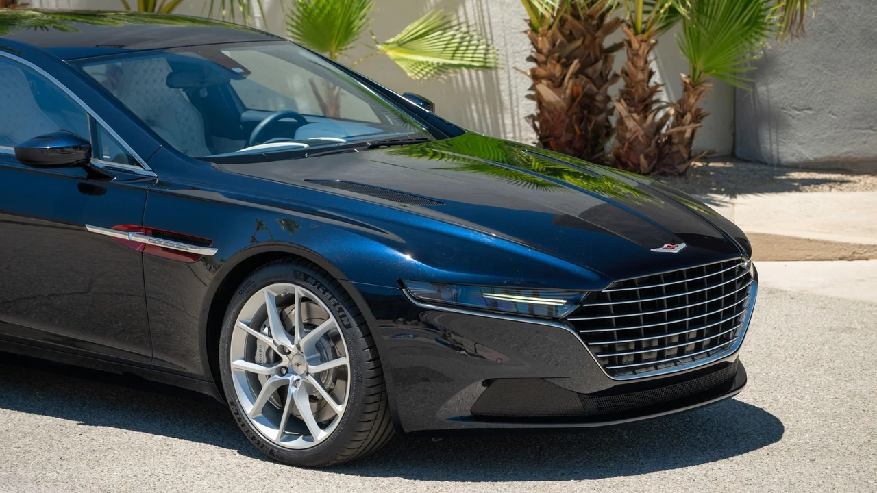 2018 Aston Martin Lagonda - Image 17 of 31