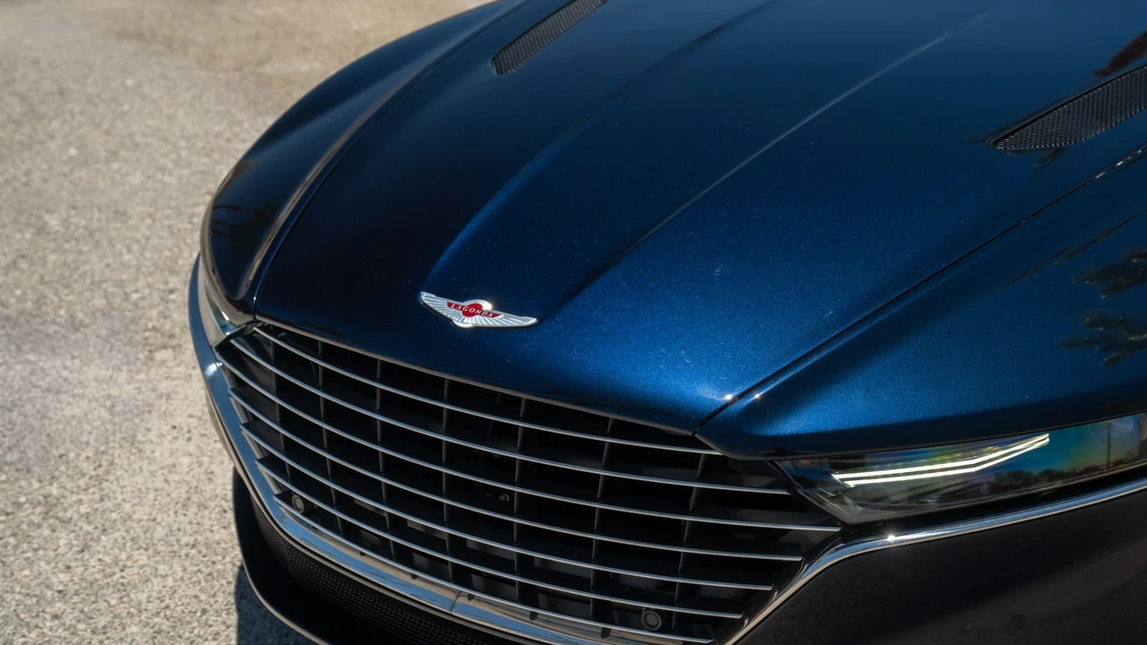 2018 Aston Martin Lagonda - Image 25 of 31
