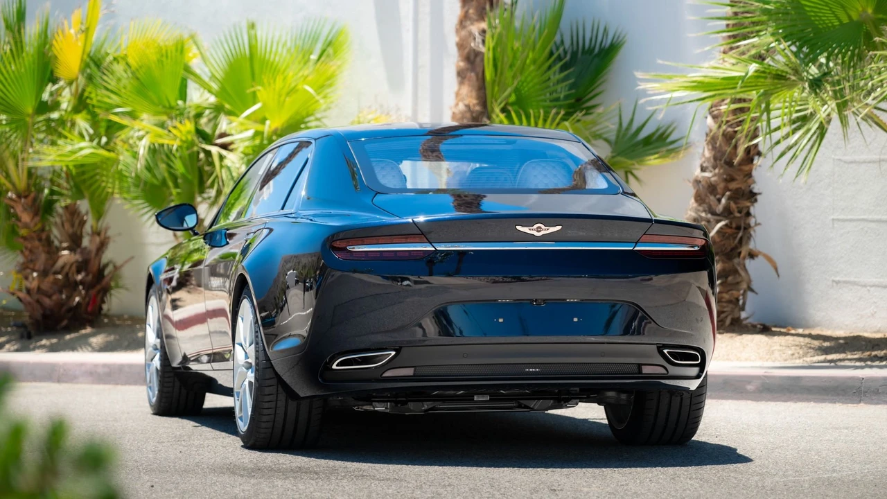 2018 Aston Martin Lagonda - Image 12 of 31