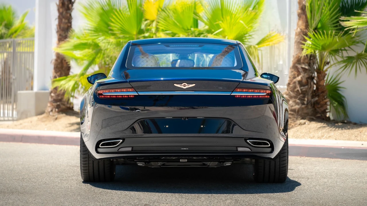 2018 Aston Martin Lagonda - Image 7 of 31